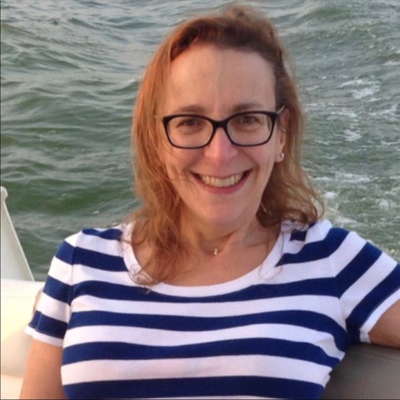 Meet your Posher, Nina - Picture 2 of 2